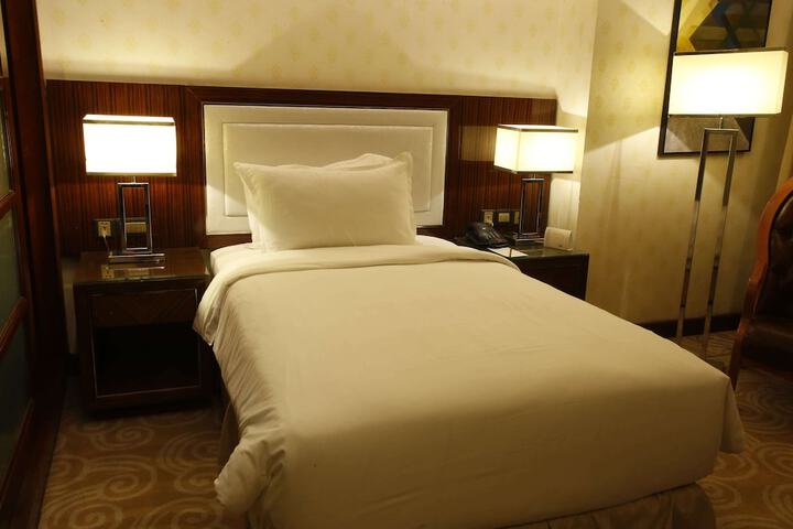 Room 28 of 70