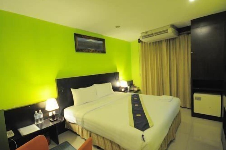 Room 2 of 2