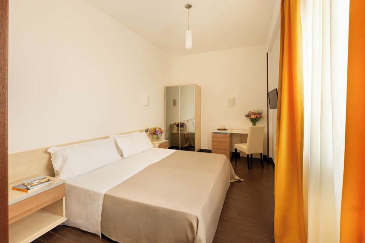 Room 21 of 76