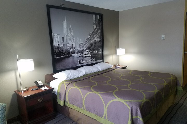1 King Bed (11 of 28)