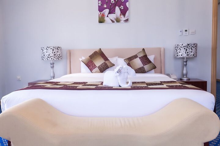 Room 8 of 65
