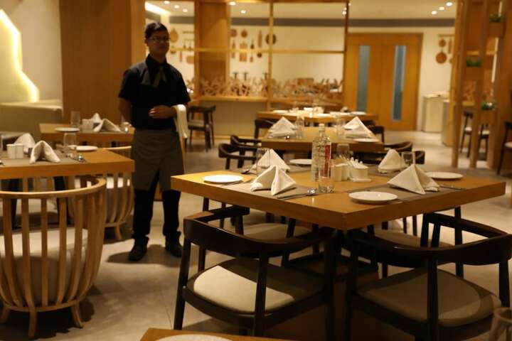 Dining 43 of 45