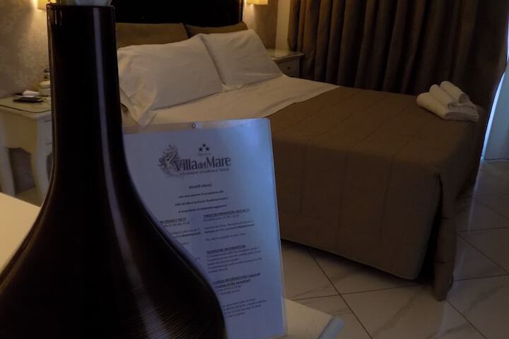 Room 11 of 60