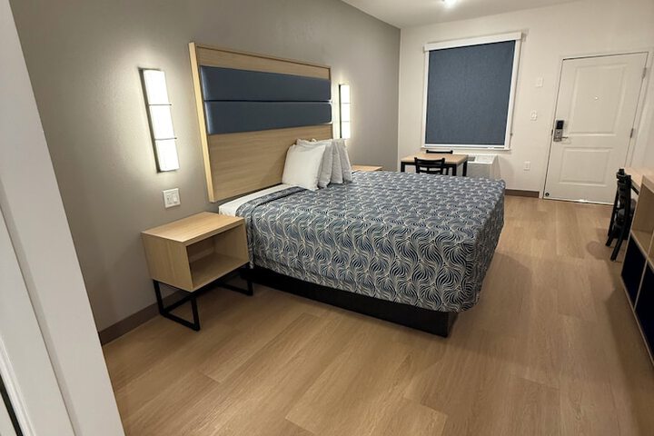 Room 9 of 31