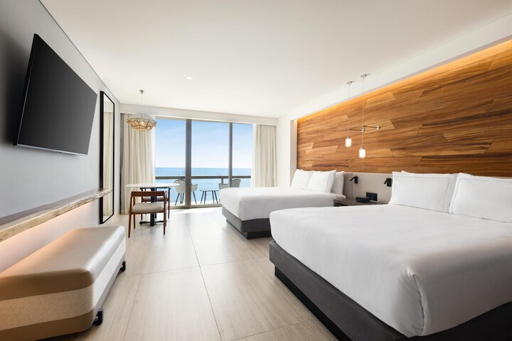 Room 44 of 202