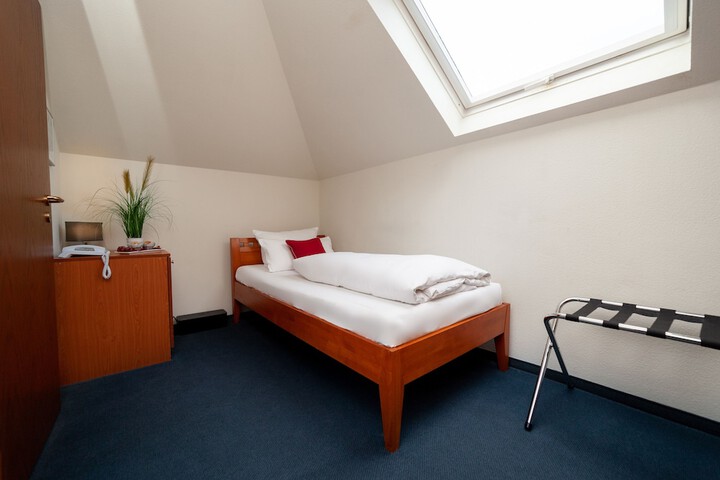 Room 5 of 59