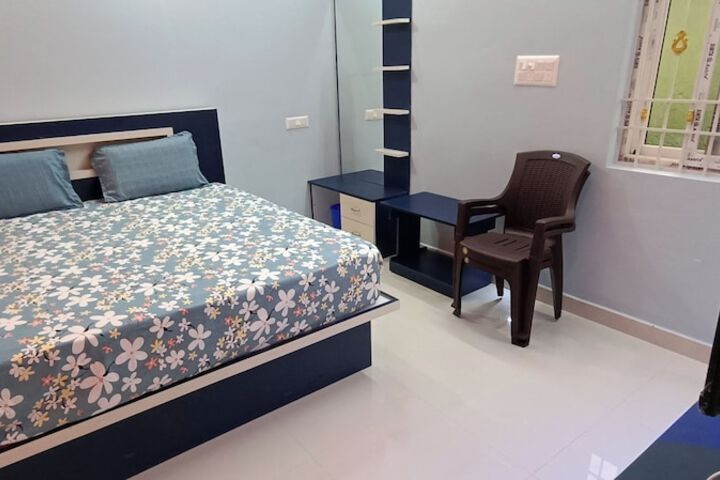 Room 9 of 35