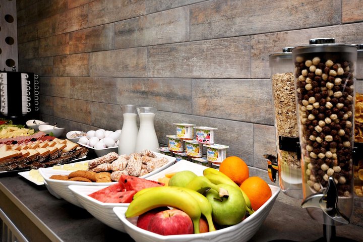 Breakfast/Coffee Service 26 of 34
