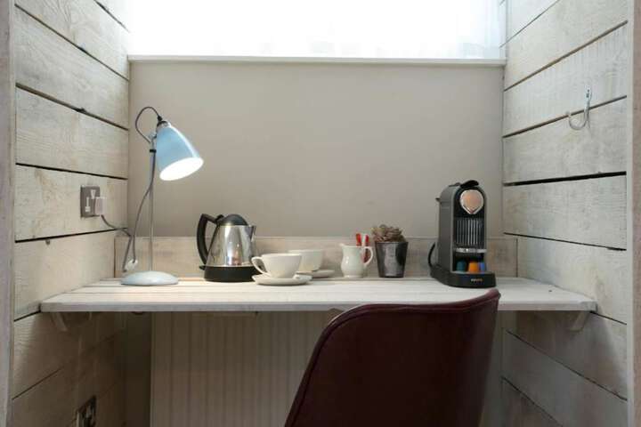 Room 4 of 25