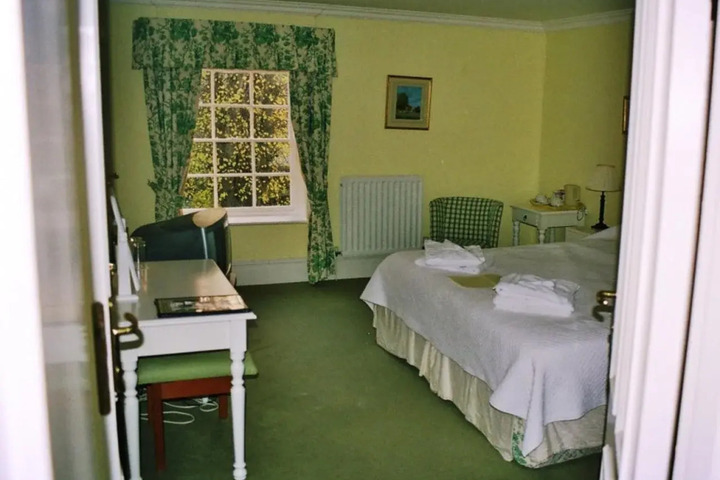 PRIORY BAY HOTEL