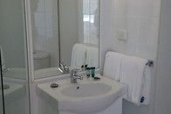 Room 3 of 10