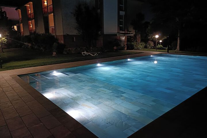 Pool 21 of 56
