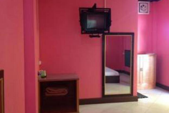 Room 4 of 5