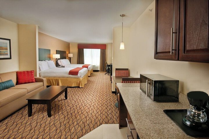 Room 10 of 23