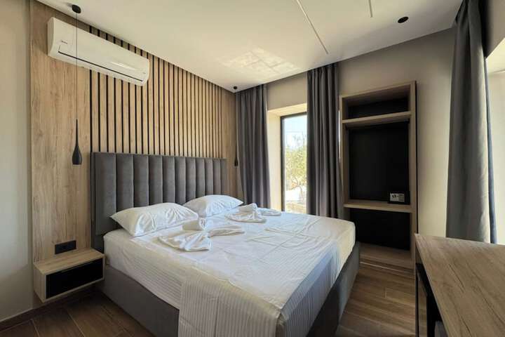 Room 16 of 85