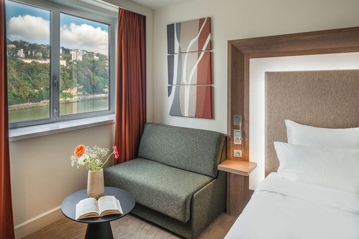 Room 54 of 136