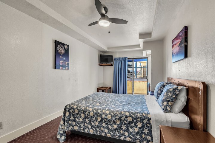 Room 3 of 51