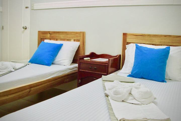 Room 7 of 18