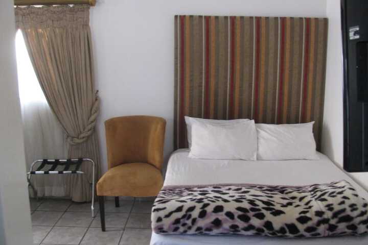 Room 10 of 31