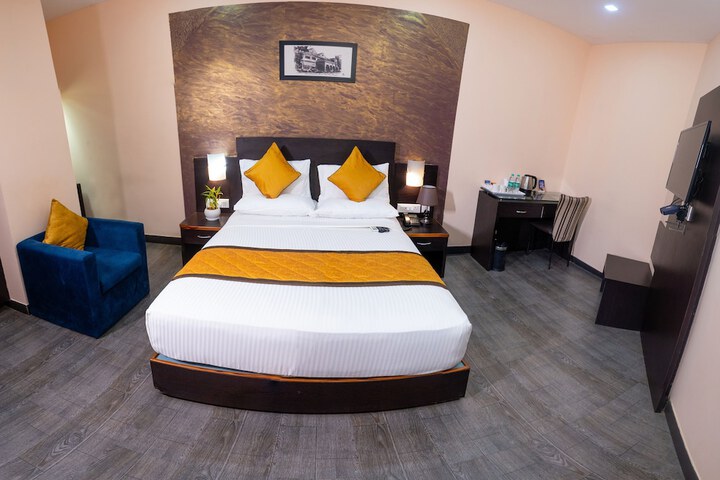 Room 3 of 16