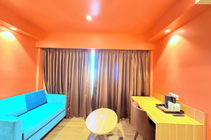 Room 35 of 73