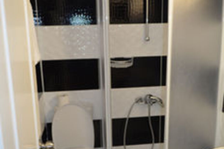 Room 2 of 25