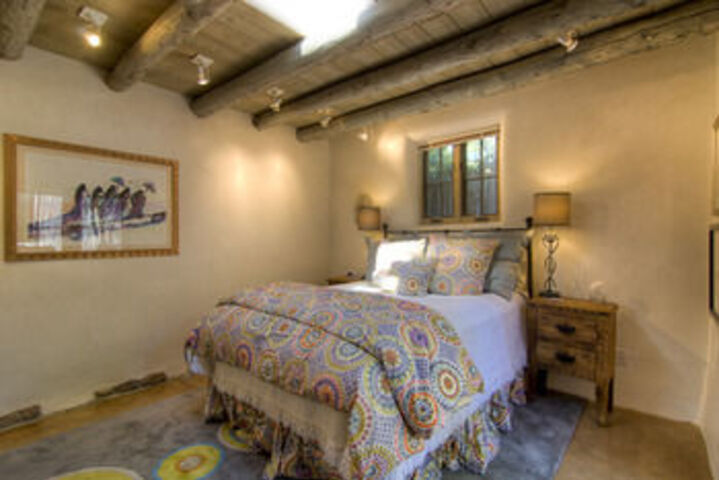 Room 10 of 24