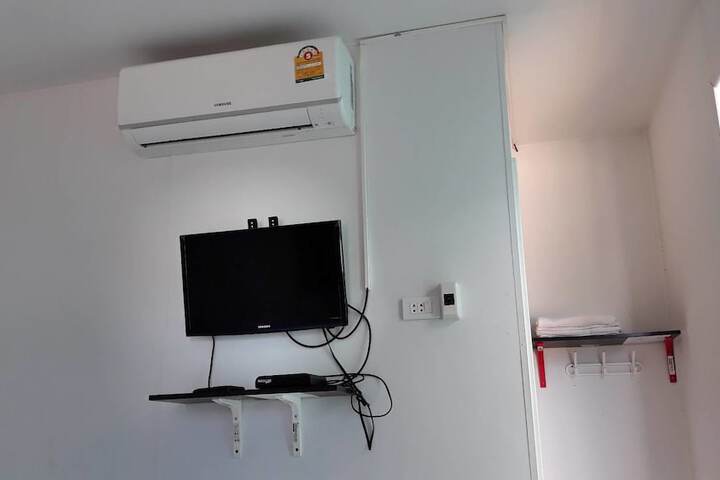 Room 33 of 189
