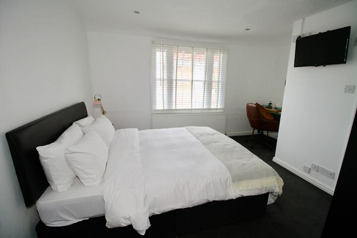 Room 5 of 39
