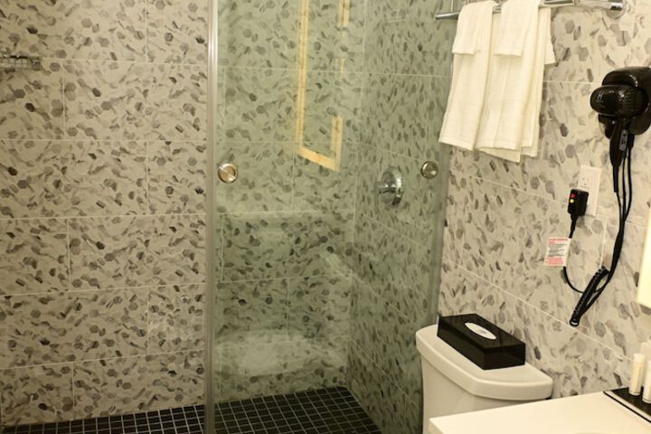 Room 16 of 27