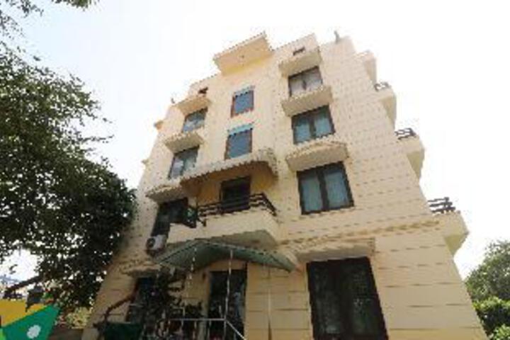 Treebo Casa Cyber DLF Phase 3
