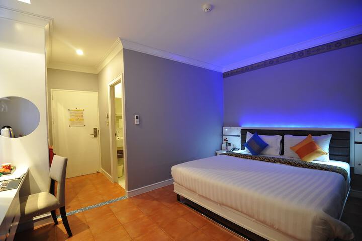 Room 10 of 52