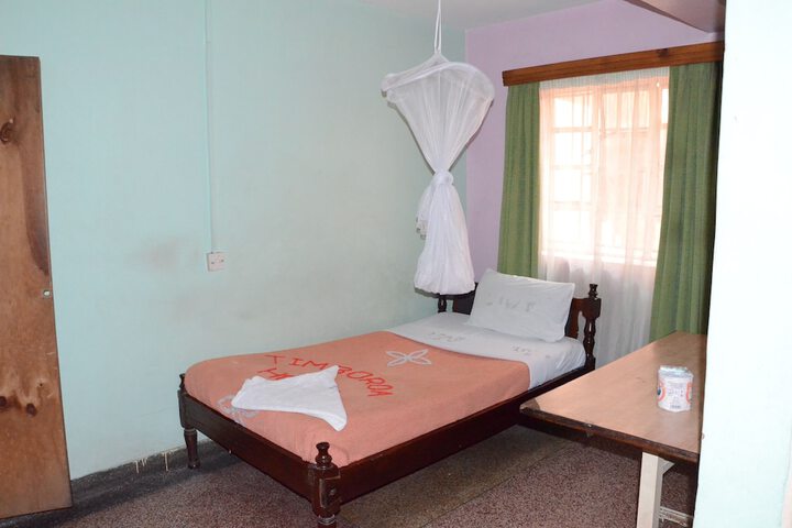 Room 9 of 23