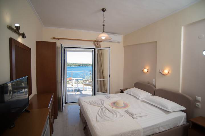 Room 30 of 92