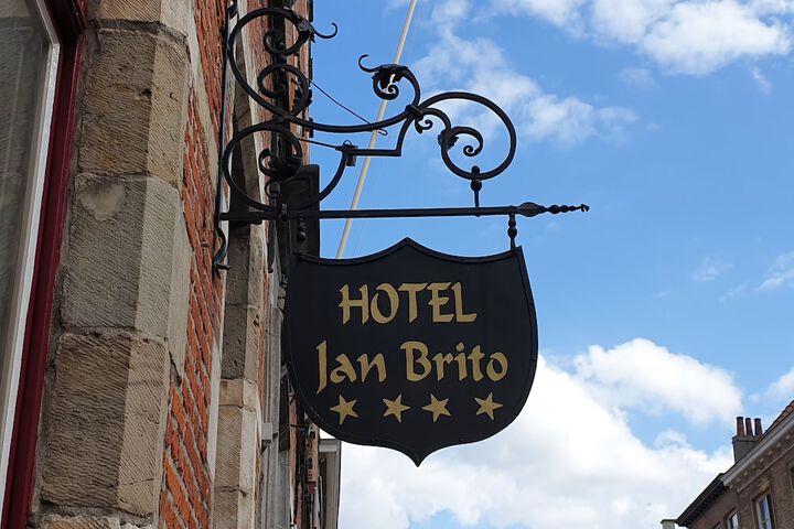 Hotel 126 of 128