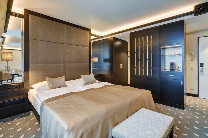Room 74 of 146