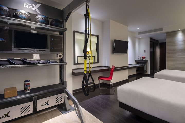 Room 19 of 115