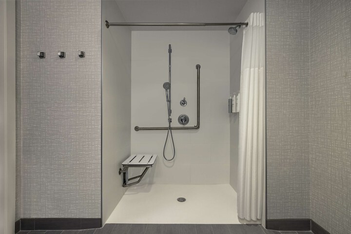 Room 13 of 31
