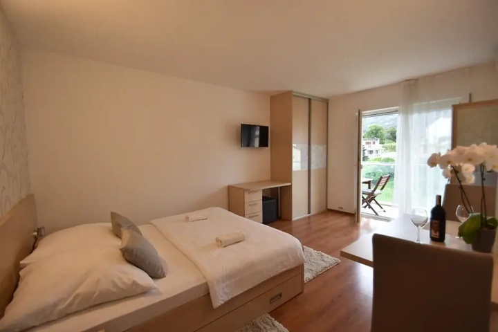 Room 2 of 13