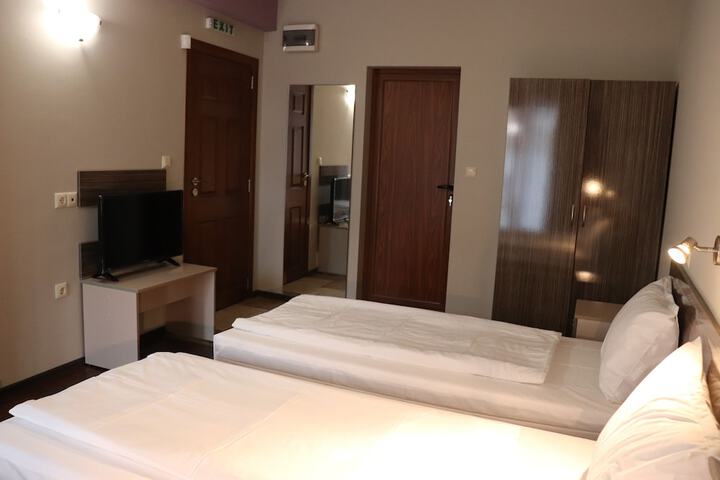 Room 10 of 55