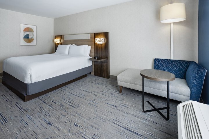 Standard | King Bed (7 of 15)