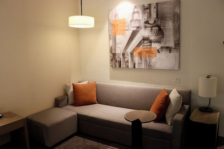 Room 9 of 36