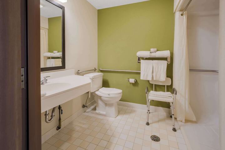 2 Double Beds (10 of 12)