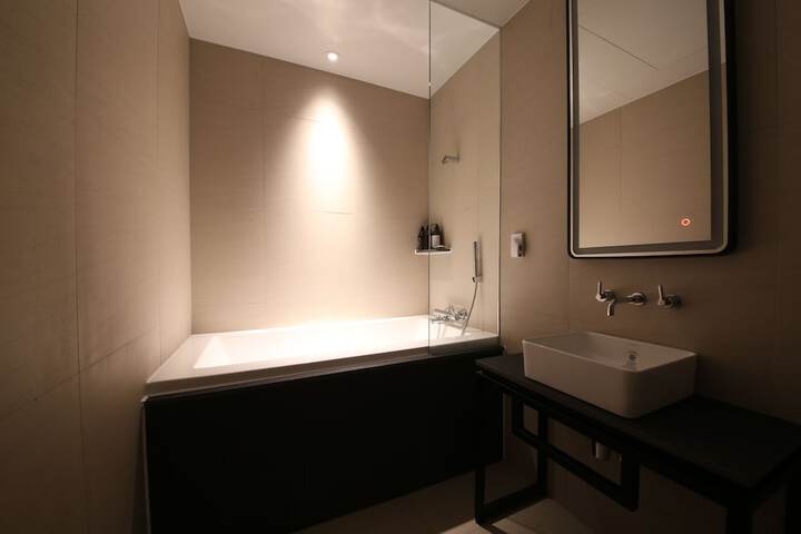 Room 37 of 41