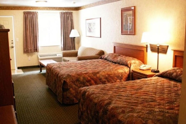 Room 4 of 15
