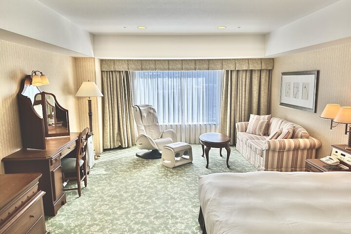 Room 18 of 203