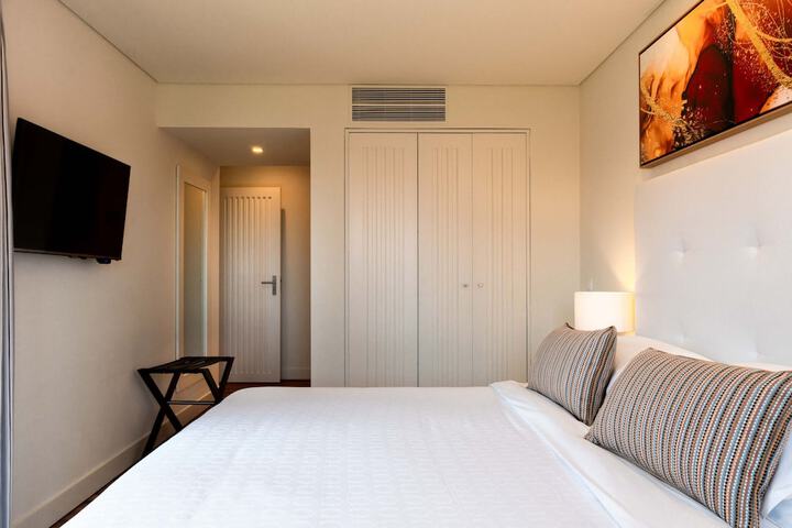 Room 9 of 202