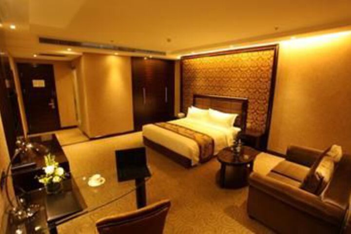 Room 18 of 32