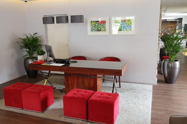 Guest Lobby
