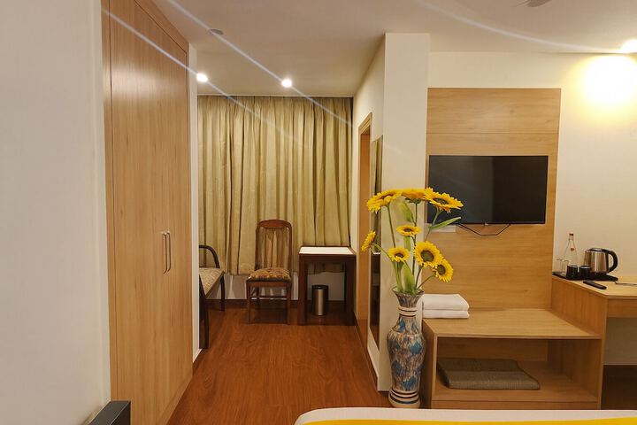 Room 26 of 38
